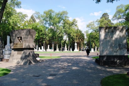 El viernes pasado, la Secretaría de Gobernación publicó, en el Diario Oficial de la Federación, el decreto mediante el cual el presidente Andrés Manuel López Obrador declaró personas ilustres a Campa Salazar y Martínez Verdugo; por lo que sus restos serán exhumados del Panteón Jardín hacia la Rotonda de las Personas Ilustres. (ESPECIAL)