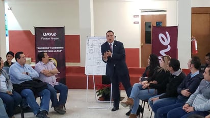 Durante un encuentro que sostuvo con estudiantes de la Universidad Autónoma del Noreste se dio a conocer el modelo de seguridad. (EL SIGLO COAHUILA)