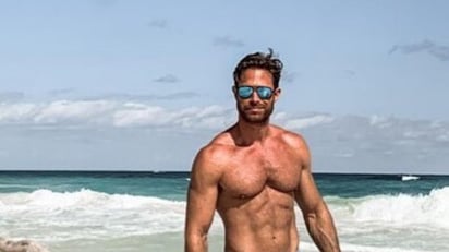 Rulli decidió tomar unas vacaciones en la playa con su novia Angelique Boyer. (ESPECIAL)