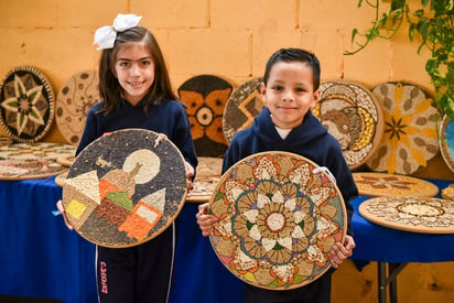 Ximena Ramírez, Ricardo Hernández y Fernanda Espinoza.