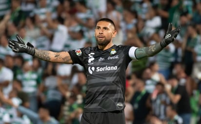 El capitán de Santos Laguna compartió un mensaje haciendo frente a quienes lo culpan por la goleada 5-2 en el juego de ida de los Cuartos de Final. (ARCHIVO)