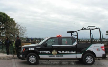 Los elementos policiacos respondieron a la agresión, mientras solicitaban apoyo de diversas corporaciones. (ESPECIAL)