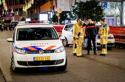 Las tres víctimas menores de edad y el presunto atacante no se conocían con anterioridad al apuñalamiento, según la Policía, que confirma que los tres heridos ya fueron dados de alta en el hospital.
(EFE)