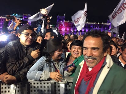 Respaldo. Desde su campaña, Damián Alcázar apoyó a AMLO y acudió a sus mitin, a un año de su administración sigue brindándole su apoyo.