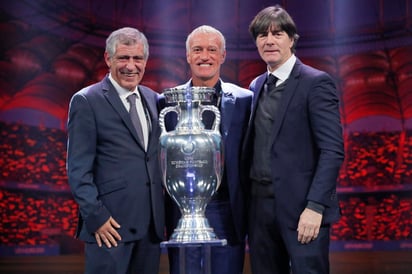 Fernando Santos (i), Didier Deschamps (c) y Joachim Loew, entrenadores de Portugal, Francia y Alemania, respectivamente.