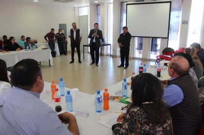 En sesión extraordinaria del Cabildo de San Pedro se eligió y tomó protesta del nuevo Contralor Munipal de este municipio. (EL SIGLO DE TORREÓN) 