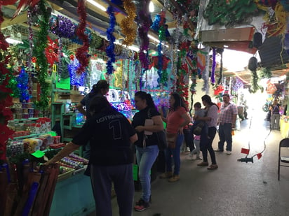 Para los locatarios del Mercadito Navideño, las ventas son mejores a partir del 1 y hasta el 15 de diciembre. (GUADALUPE MIRANDA)