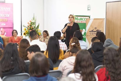 Los temas que integraron el programa describieron cómo inicia la violencia y cómo va incrementando hasta que en algunos casos finaliza con un feminicidio. (EL SIGLO DE TORREÓN)