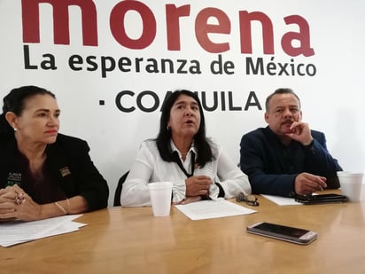 En rueda de prensa, Miroslava Sánchez, consejera nacional de Morena en Coahuila, comentó que durante la reunión realizada el 30 de noviembre en la Ciudad de México, se aprobó el Plan Nacional de apoyo a la 4T y al presidente Andrés Manuel López Obrador.
(EL SIGLO DE TORREÓN)