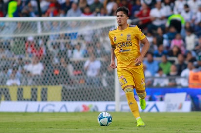 Carlos Salcedo cometió un penal en el partido de vuelta de los cuartos de final ante el América. (ARCHIVO)