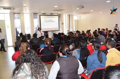 Autoridades de salud organizaron una platica sobre VIH. (EL SIGLO DE TORREÓN) 