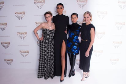 Poderosas. Las actrices Kristen Stewart, Naomi Scott, Ella Balinska y Elizabeth Banks, protagonizan la nueva cinta de Charlie's Angels. (AP)