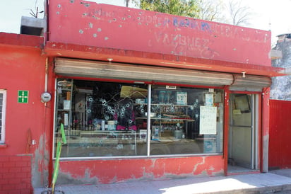 En el pueblo se observa poca gente en las calles y la que sale es para recoger escombros o barrer las entradas. Pocos hablan.
(EL UNIVERSAL)