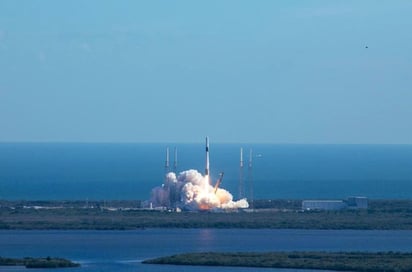 Viajó al espacio a bordo de la Misión SpaceX CRS-19 en la nave de reabastecimiento 'Dragon' que despegó este día a las 11:29 horas tiempo del centro de México, ante la algarabía de toda la comunidad estudiantil. (ESPECIAL)