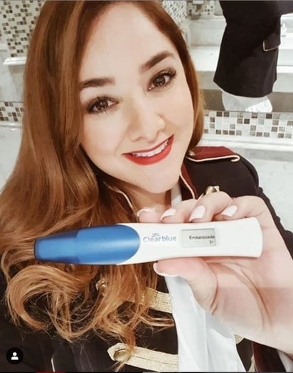 Contenta. Sherlyn compartió con sus seguidores una prueba de embarazo y dio a conocer que fue por inseminación artificial. (ESPECIAL)