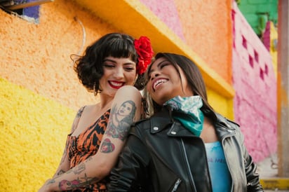 Juntas. Yalitza sale en el nuevo video de Mon Laferte. (ESPECIAL)