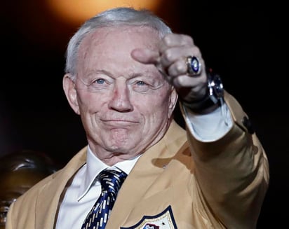 Jerry Jones, dueño de los Vaqueros de Dallas, se encuentra desesperado por la marca de 6-7 de su equipo, y las tres derrotas en fila. (ARCHIVO) 