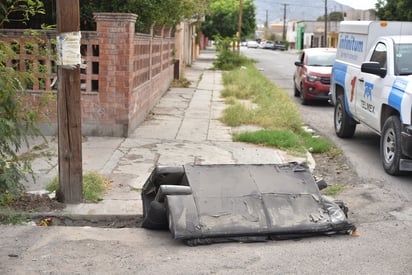 Fue tirado sobre la vía pública en la calle Acuña y Simón Bolívar en la colonia Moderna.