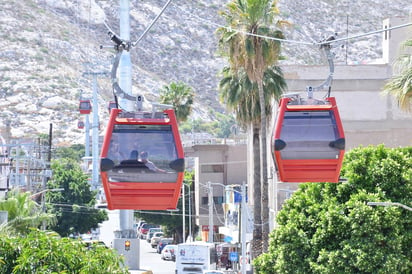 En el Teleférico, el costo del boleto es de 30 pesos y 15 pesos como cuota especial para personas de la tercera edad, discapacitados y estudiantes.
(ARCHIVO)