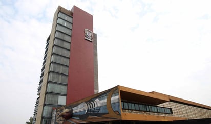 De esta manera, la institución respondió al pliego petitorio que entregaron alumnas de la UNAM quienes mantienen en paro la Facultad de Filosofía y Letras y cuatro planteles de la Escuela Nacional Preparatoria (ENP) desde hace más de un mes. (ARCHIVO)