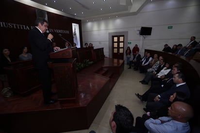 En el acto, el magistrado presidente Gerardo Gallegos Isaís hizo referencia a las etapas a través de las que, a nivel mundial y nacional, fue posible instaurar la justicia administrativa. (EL SIGLO DE TORREÓN) 