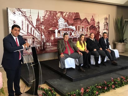 El presidente municipal destacó la aplicación del programa “Borrón y Cuenta Nueva” que tiene por objetivo subsanar la economía del Sistema de Agua Potable y Alcantarillado (Sapal) e incrementar la cultura de pago para cumplir con los compromisos financieros “que como autoridad municipal tenemos a cuestas”. (ANGÉLICA SANDOVAL)