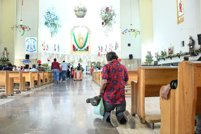 Se realizan rosarios, peregrinaciones y las populares reliquias, por parte de los feligreses, así como eucaristías especiales por parte de la Iglesia. (ARCHIVO)