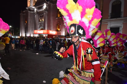 Miles de laguneros acudieron a la Iglesia de Nuestra Señora la Guadalupe a presenciar la Santa Misa y mañanitas.