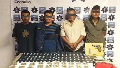 La Secretaría de Seguridad Pública (SSP) de Coahuila dio a conocer que la víspera fueron detenidos cuatro sujetos con droga, un arma y quienes atacaron con disparos a policías en el municipio de Matamoros. (ESPECIAL)