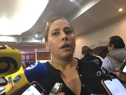 La presidenta municipal de Gómez Palacio, Marina Vitela Rodríguez, respondió a los regidores del PRI que ven poco trabajo y obras en sus primeros 100 días de gestión, e indicaron que no se ha invertido ni el 10 por ciento de lo que hubo en la administración anterior durante los primeros tres meses. (ARCHIVO)