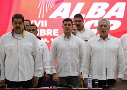 La complicada situación en la región y las perspectivas futuras de la Alba en esta 'coyuntura', serán los puntos centrales de la reunión, celebrada en una instalación oficial de protocolo ubicada en un exclusivo barrio residencial al oeste de La Habana.
(EFE)