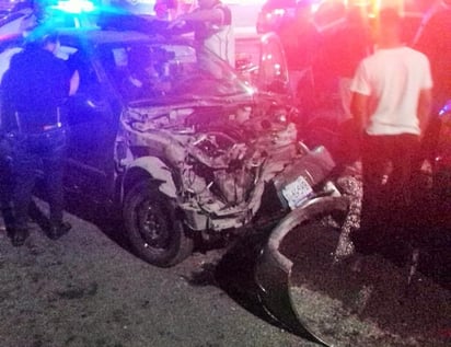 Los hechos ocurrieron cerca de las 23:30 horas en el cruce de la avenida Victoria y la calle Matamoros. (EL SIGLO DE TORREÓN)