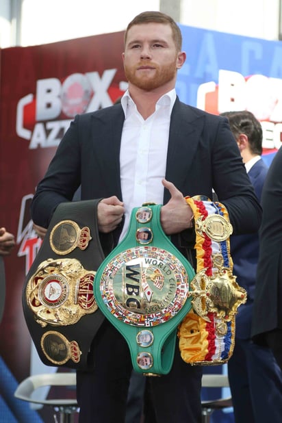 El boxeador mexicano Saúl 'Canelo' Álvarez ganó cuatro títulos mundiales en diferentes categorías en esta década. (ARCHIVO) 