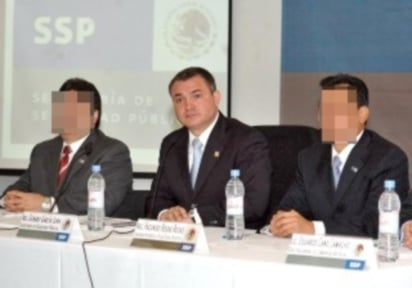 Genaro García Luna, exsecretario de Seguridad Pública durante el gobierno de Felipe Calderón, representa un riesgo de fuga y podría buscar la protección del cártel de Sinaloa en México, aseguran los fiscales que llevan su caso en Estados Unidos. (ARCHIVO)