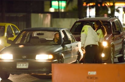 El Consejo de Vialidad rechaza que se incrementen las multas en Coahuila a los conductores que circulan en estado de ebriedad. En su lugar, piden que se les retiren las licencias de conducir. (EL SIGLO DE TORREÓN)