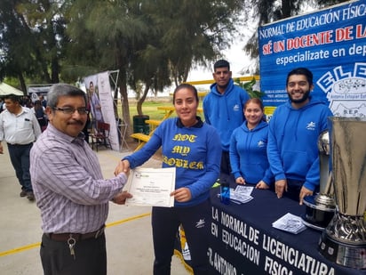 La feria educativa se realizó en el plantel Coyote del CECyTEC. (CORTESÍA)