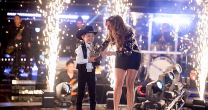 Después de una noche de música, demostración de talento y muchas emociones, el pequeño Roberto Xavier, de 9 años, ganó la edición 2019 del reality show musical La Voz Kids México, dándole así la victoria al equipo de Lucero. (TWITTER)