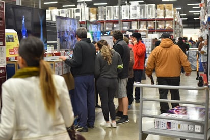 La Profeco reitera sus consejos para realizar durante estas fiestas compras inteligentes y no ver afectado el bolsillo.