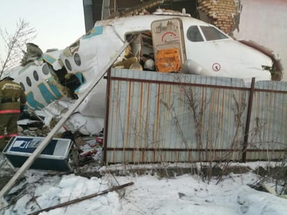 Había 95 pasajeros y cinco tripulantes a bordo del avión. (ESPECIAL)