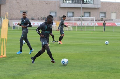 Tras la pausa para pasar la Noche Buena y Navidad con sus seres queridos, los Guerreros regresaron a los entrenamientos en el TSM. (CORTESÍA)