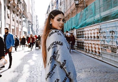 Seguidores de Danna Paola la criticaron tras usar un costoso diseño de la firma española Balenciaga. (INSTAGRAM)