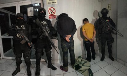 Presuntamente esos dos individuos armados con fusiles de uso exclusivo del ejército, dieron alcance a una patrulla de Seguridad Pública Municipal en Ciudad Frontera y dispararon contra esta. (EL SIGLO DE COAHUILA)