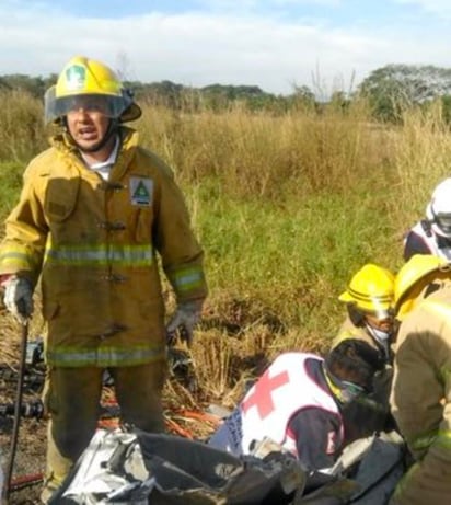 Un saldo de 11 personas fallecidas y cuatro heridos, dejó un accidente automovilístico la mañana de este domingo en el kilómetro 036+900 paralelo 14-A del tramo Arriaga-Ocozocoautla. (TWITTER)