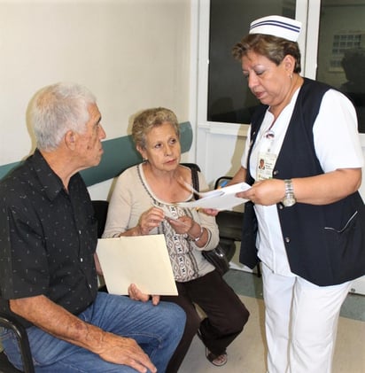 En las personas mayores de 60 años la respuesta inmune del organismo está debilitada, por lo que hay que prestar especial atención a los primeros síntomas de la neumonía. (EL SIGLO DE TORREÓN)