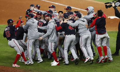 Los Nacionales de Washington obtuvieron su primer título de Serie Mundial tras imponerse 4 juegos a 3 a los Astros de Houston. (ARCHIVO) 