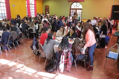 El taller se impartió con el fin de promover una capacitación a los docentes en Matemáticas. (CORTESÍA)