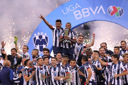 Antonio Mohamed tomó a los Rayados en el lugar 14 de la clasificación y terminó levantando el quinto título del equipo.
(NOTIMEX)