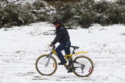 Este lunes se esperan temperaturas de -10 a -5 grados Celsius en sierras de Baja California, Sonora, Chihuahua y Durango, además de -5 a 0 grados con heladas en zonas serranas de Coahuila, Nuevo León, San Luis Potosí, Zacatecas, Aguascalientes, Hidalgo, Puebla, Tlaxcala y el Estado de México. (ARCHIVO)