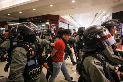 Niños de hasta 12 años han estado entre las casi 7,000 personas arrestadas durante las protestas. (EFE) 