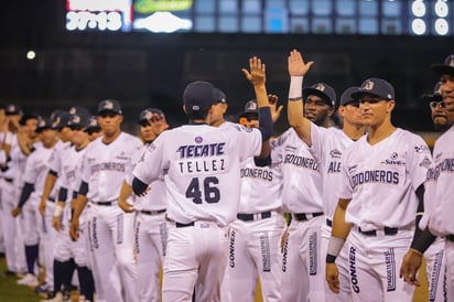 Después de que ambos equipos se enfrascaron en un buen duelo de pitcheo, Guasave resolvió el encuentro en la novena entrada. (ARCHIVO)